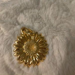 Gold tone, sunflower pendant